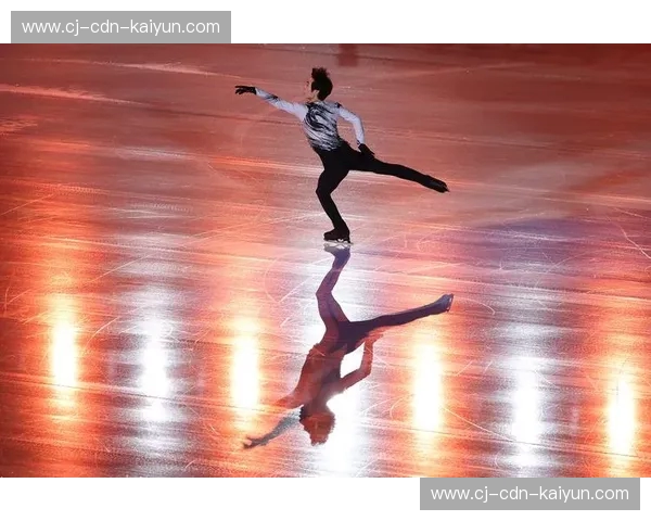花样滑冰新闻：冰上风华，赛场背后的故事